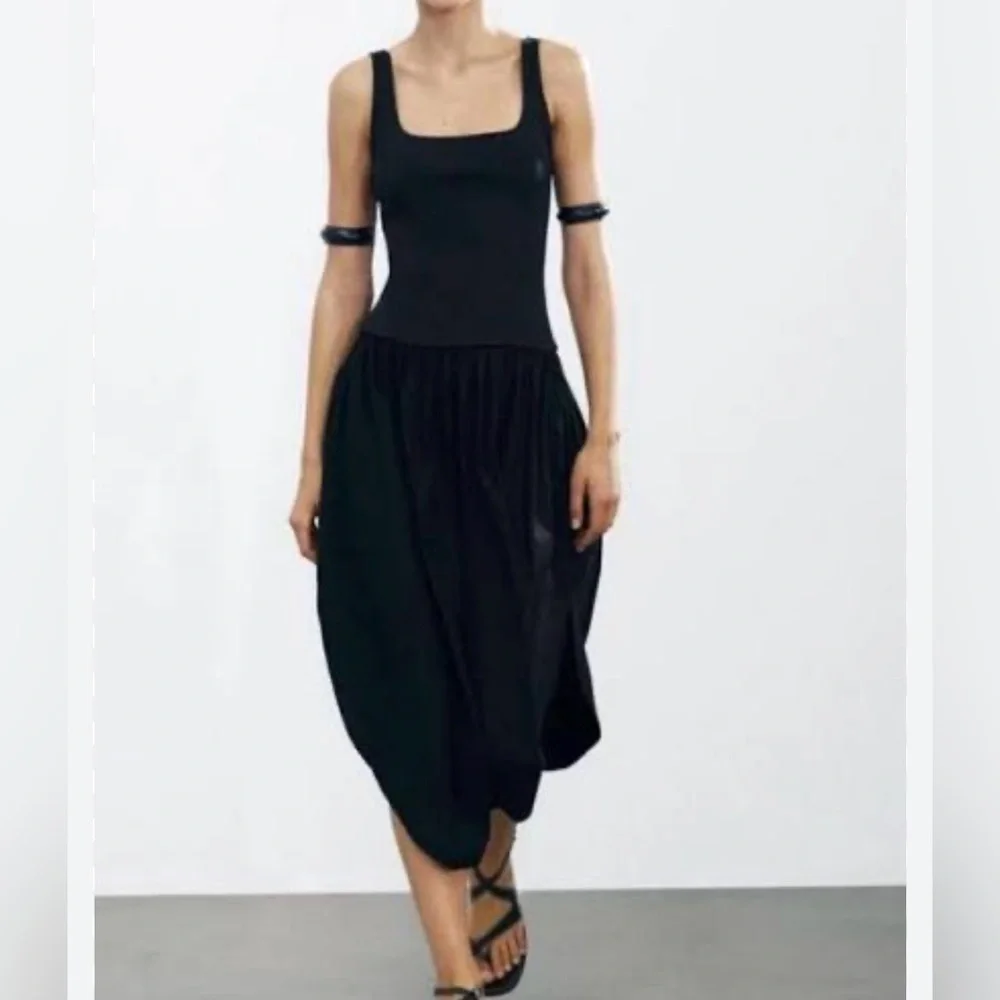 Zara Sleeveless Black Scoop-Neck Bubble Hem Dress NWT - Picture 6 of 8